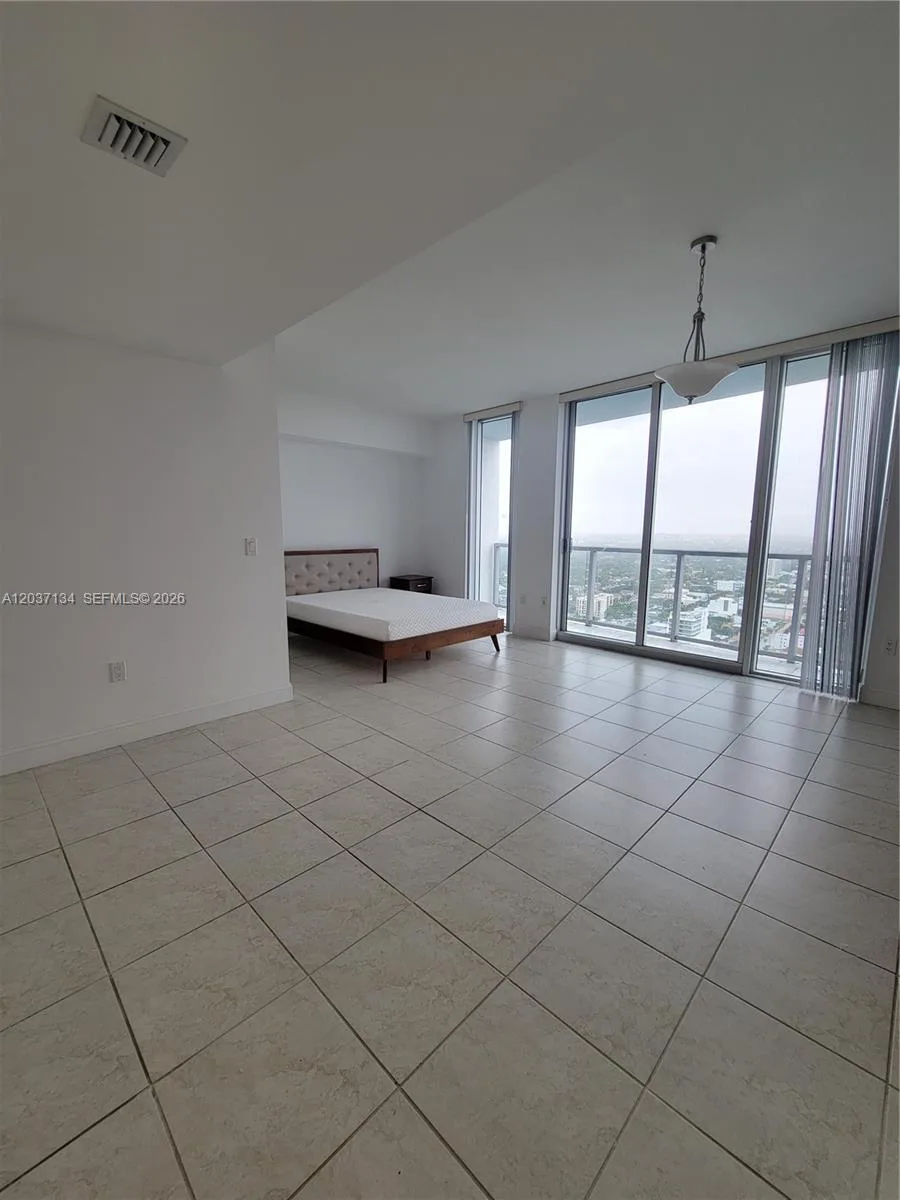 185 SW 7th St # 3500, Miami, FL 33130 photo 5