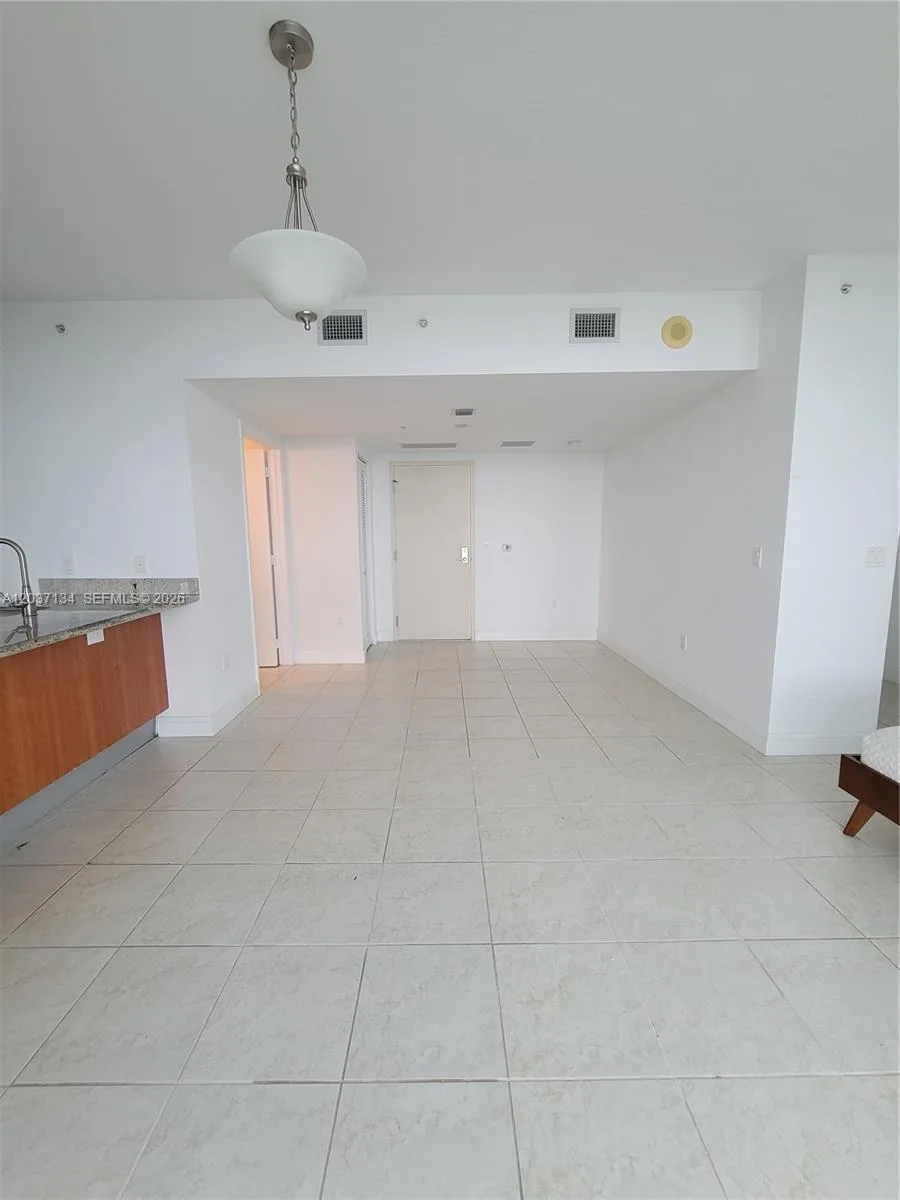 185 SW 7th St # 3500, Miami, FL 33130 photo 9