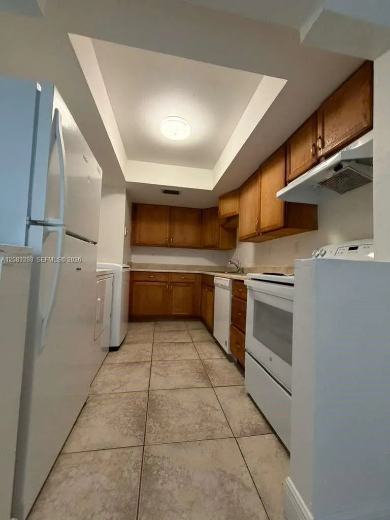 5822 NW 21st St # 39-E, Lauderhill, FL 33313