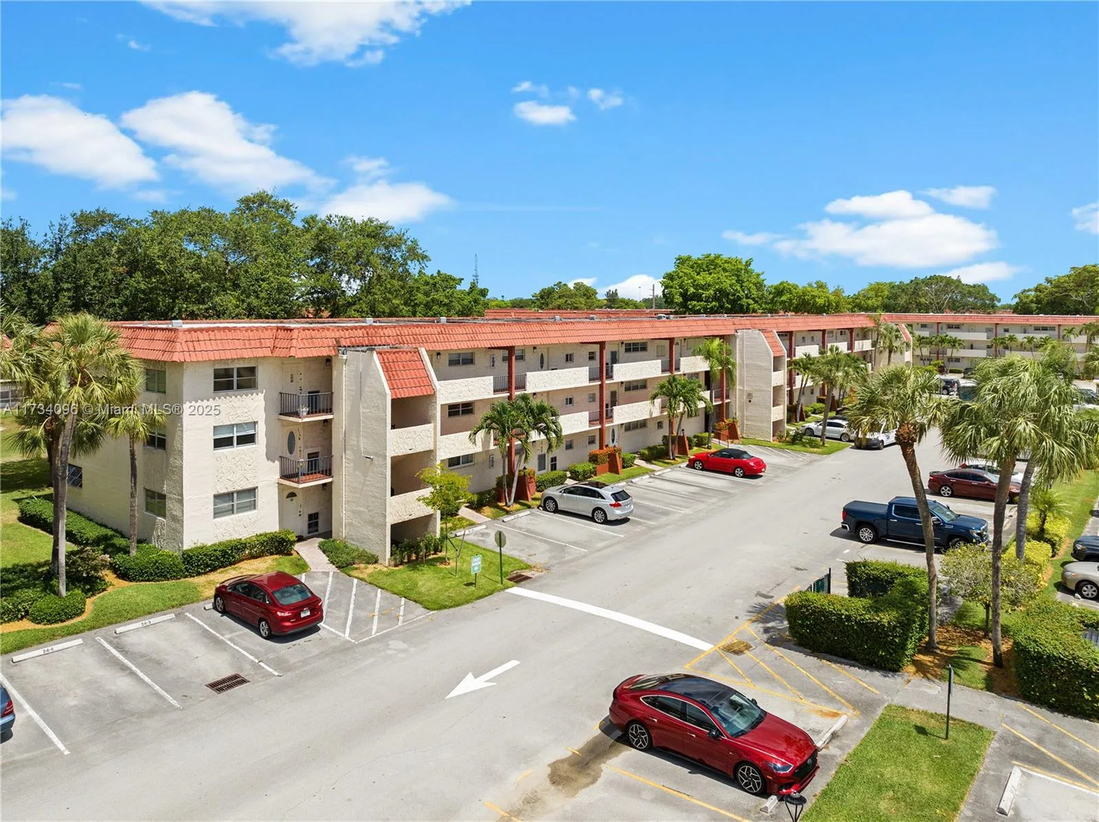 711 S Hollybrook Dr # 109, Pembroke Pines, FL 33025 photo 2