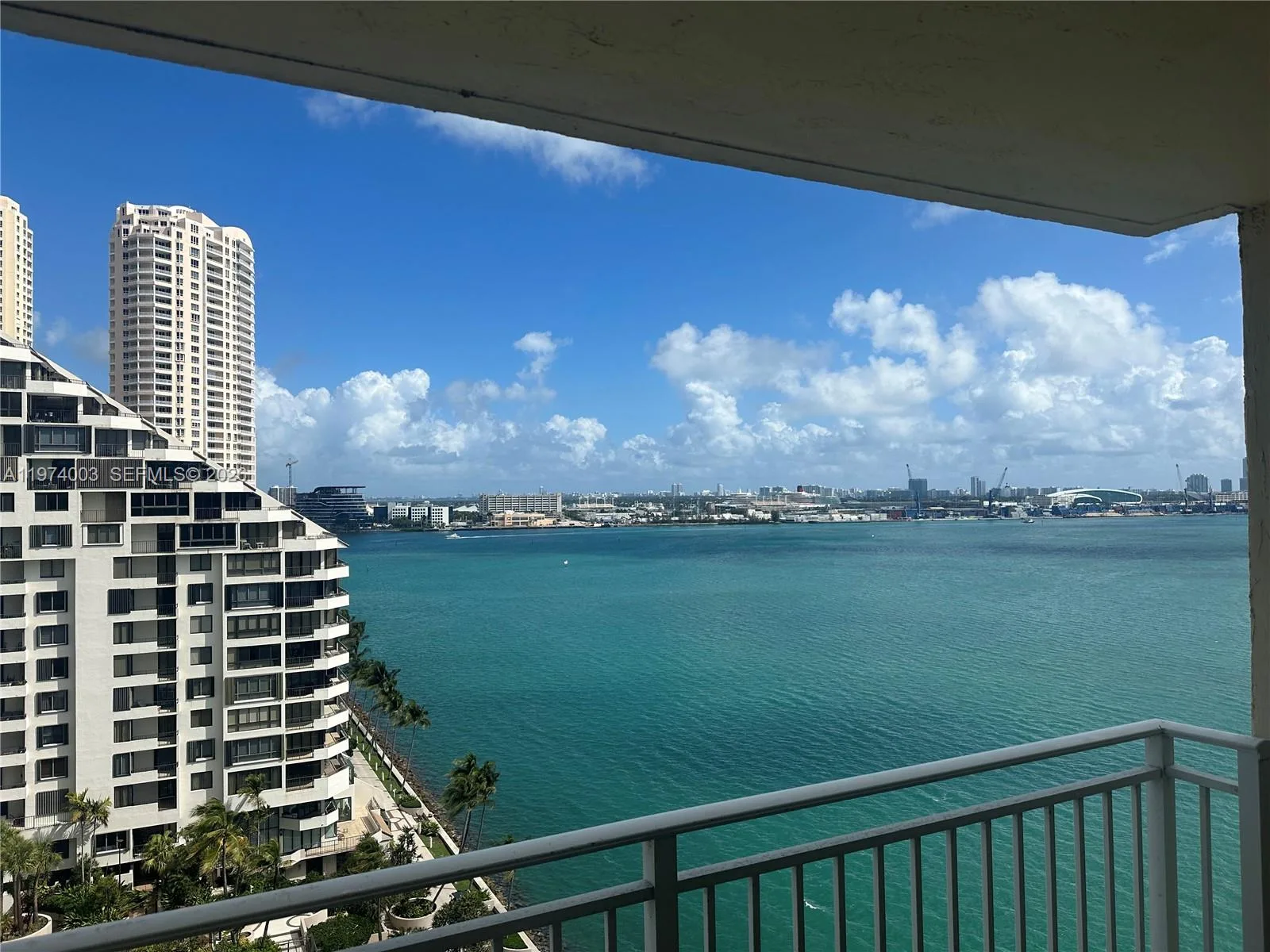 770 NE Claughton Island Dr # 1613, Miami, FL 33131