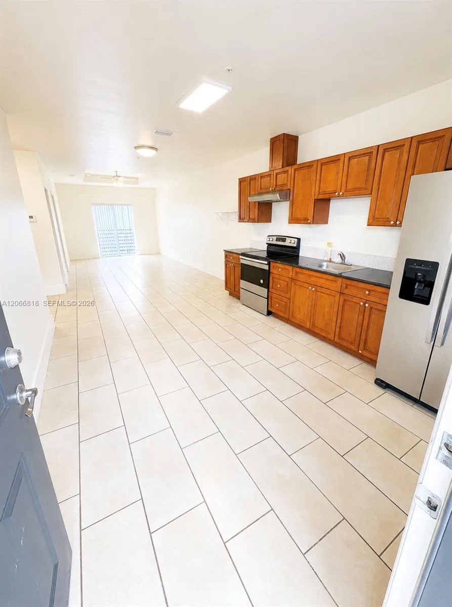 1315 NW 1st St # 203, Miami, FL 33125 photo 3