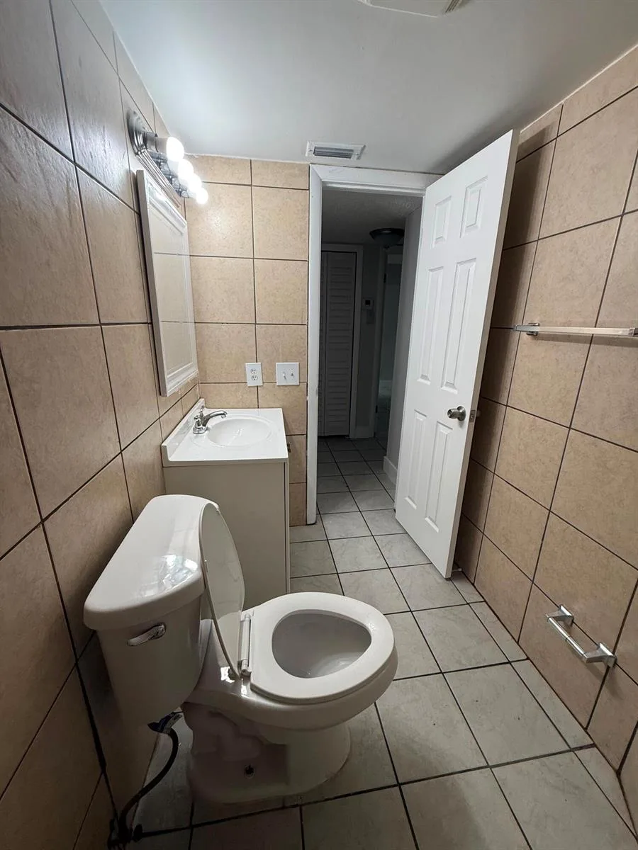 313 SW 1ST Court # L-3, Pompano Beach, FL 33060 photo 12