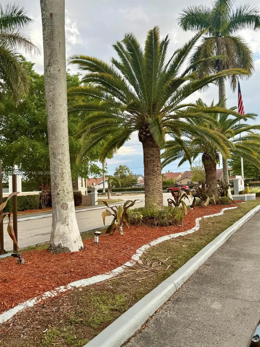 3858 SW 153rd Pl, Miami, FL 33185 photo 3