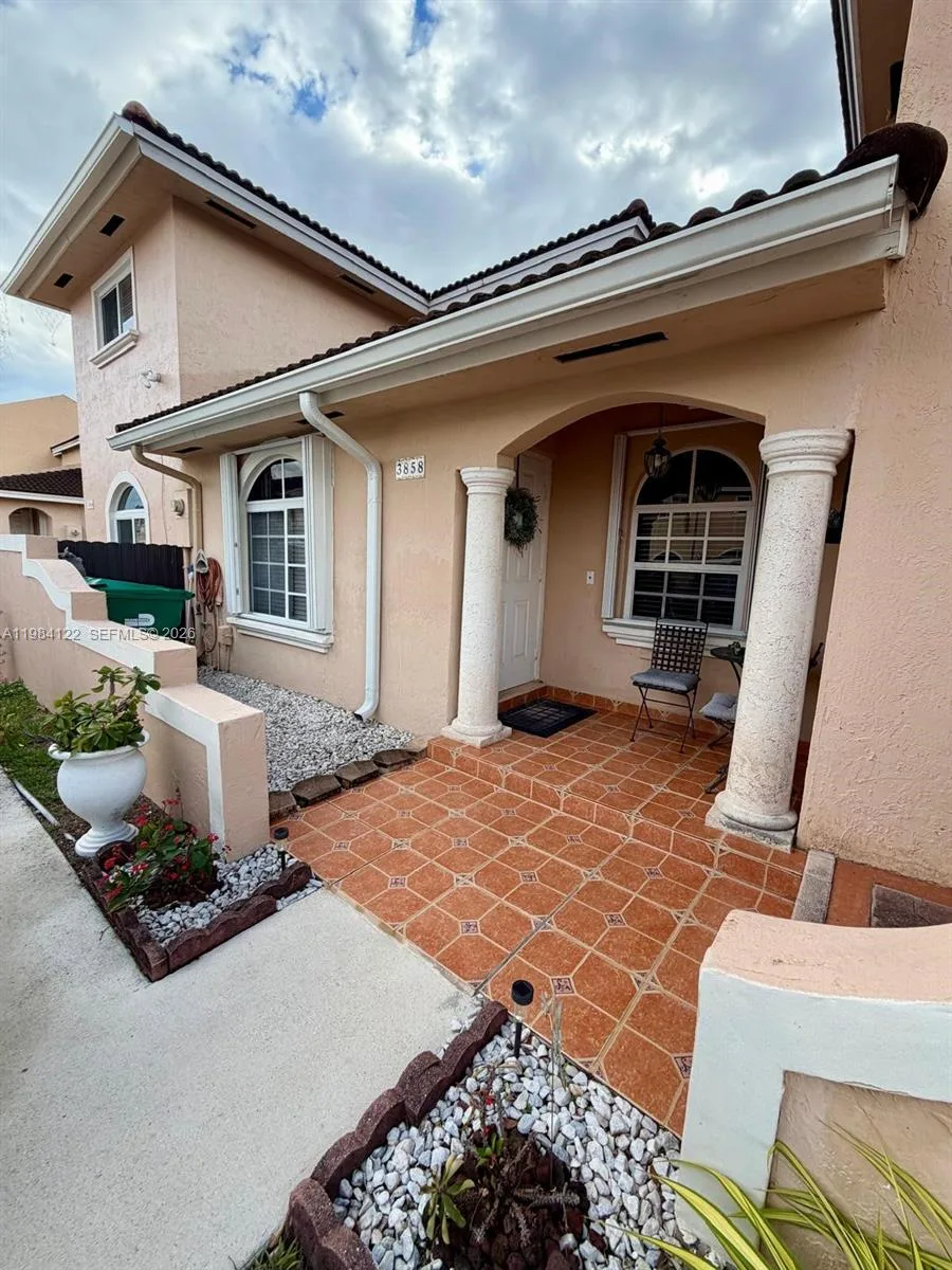3858 SW 153rd Pl, Miami, FL 33185 photo 8
