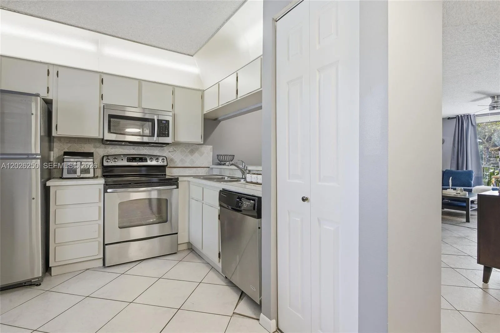 10451 W Broward Blvd # 209, Plantation, FL 33324 photo 9