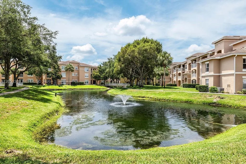 5060 Fairways Cir # F101, Vero Beach, FL 32967