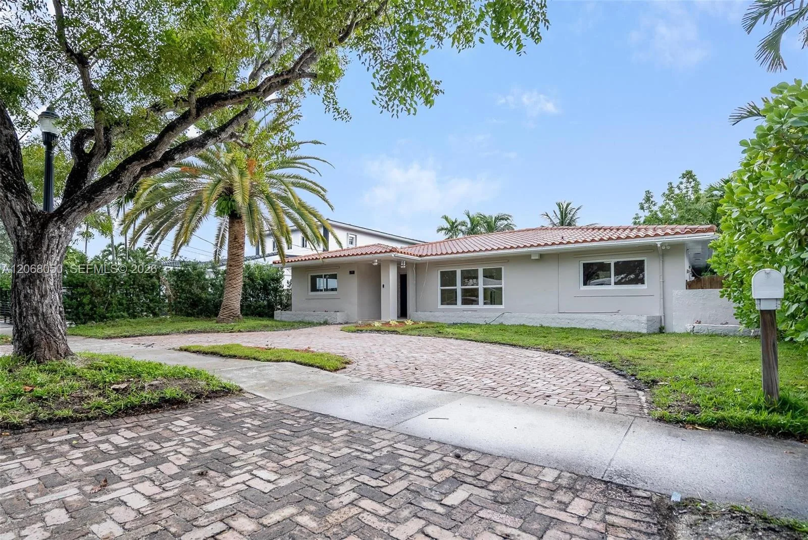 1710 Cleveland Rd # 0, Miami Beach, FL 33141 photo 2