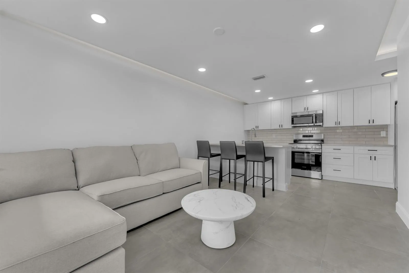 381 SE 15th Avenue # 1, Deerfield Beach, FL 33441