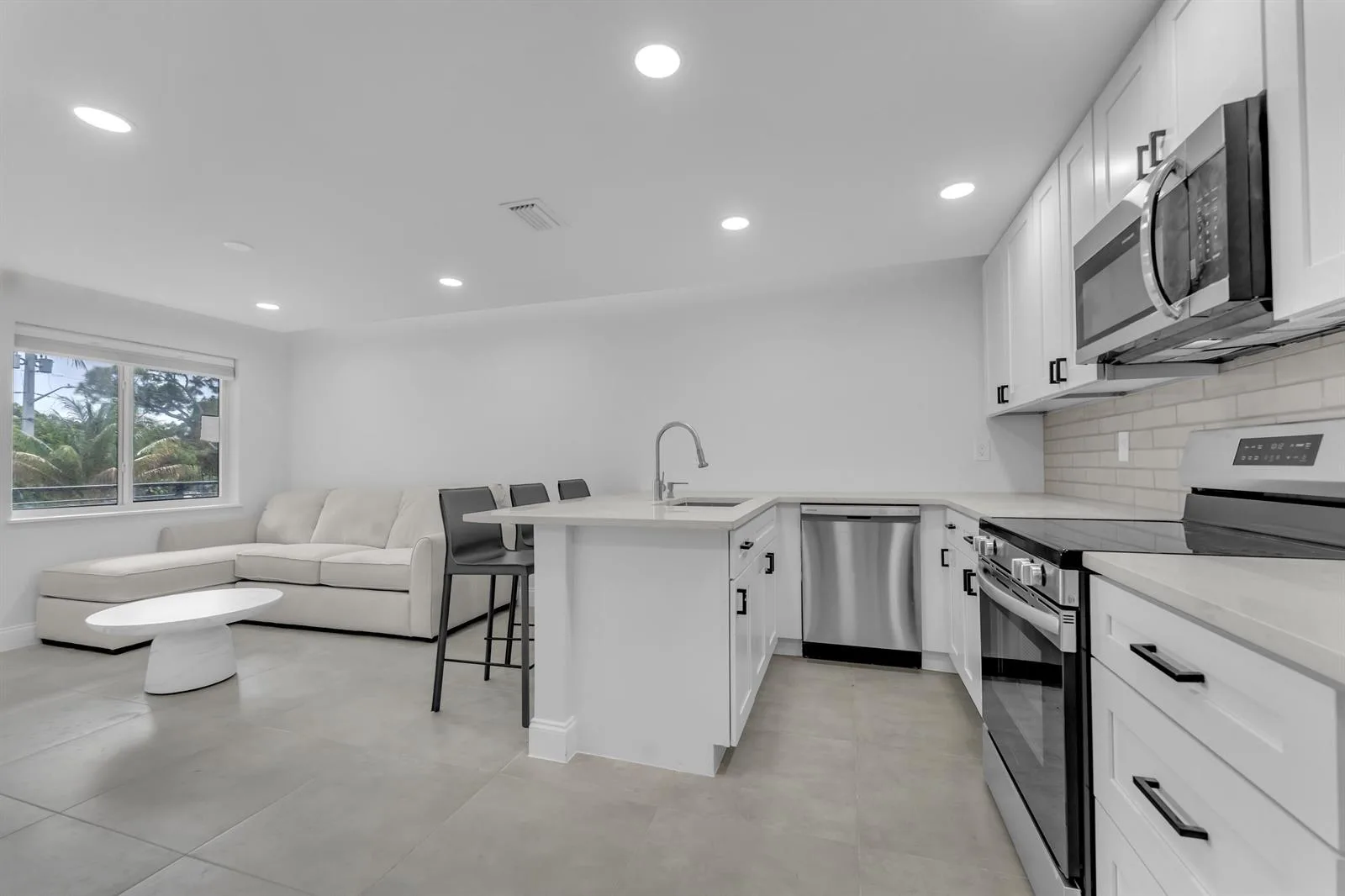 381 SE 15th Avenue # 1, Deerfield Beach, FL 33441 — zdjęcie 5