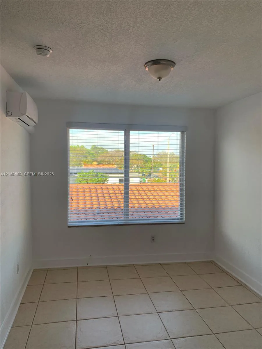 712 SW 56 AV # 8B, Coral Gables, FL 33134 photo 2
