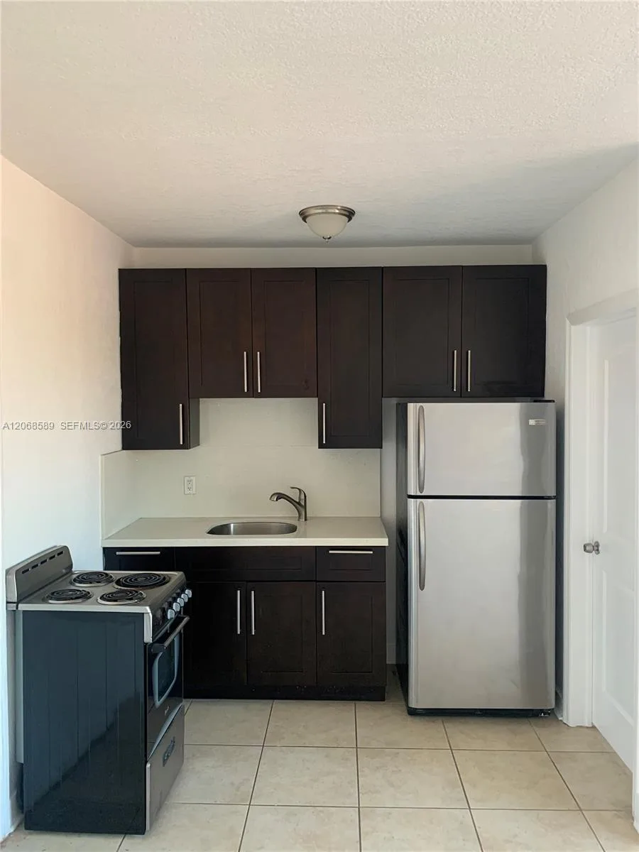 712 SW 56 AV # 8B, Coral Gables, FL 33134 photo 3