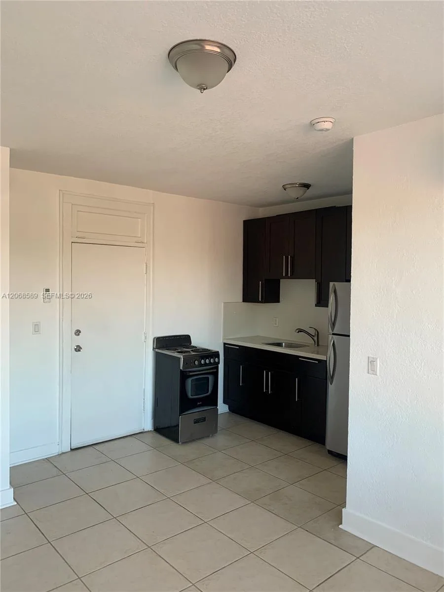 712 SW 56 AV # 8B, Coral Gables, FL 33134 photo 5