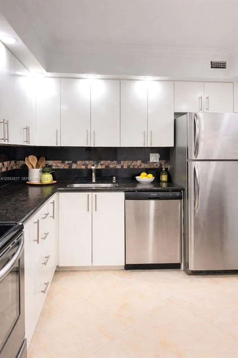 3180 S Ocean Dr # 1418, Hallandale Beach, FL 33009 photo 9