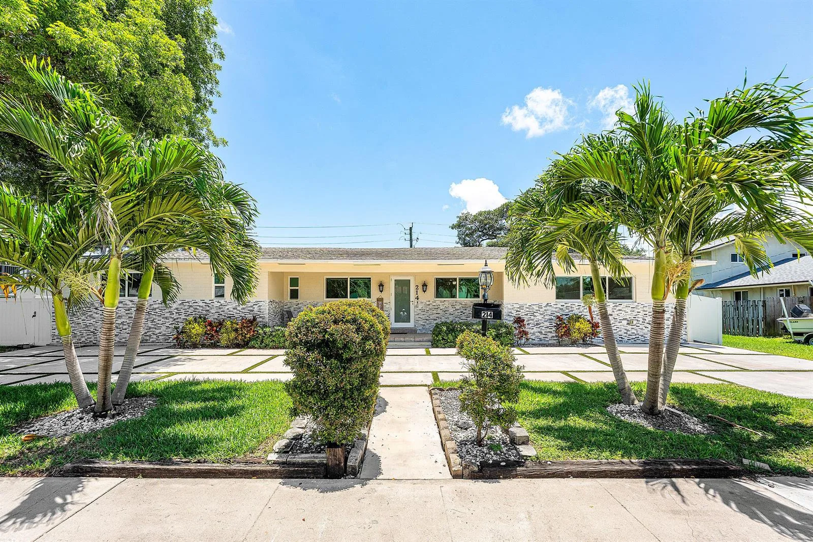 214 SE 5th Street, Dania Beach, FL 33004
