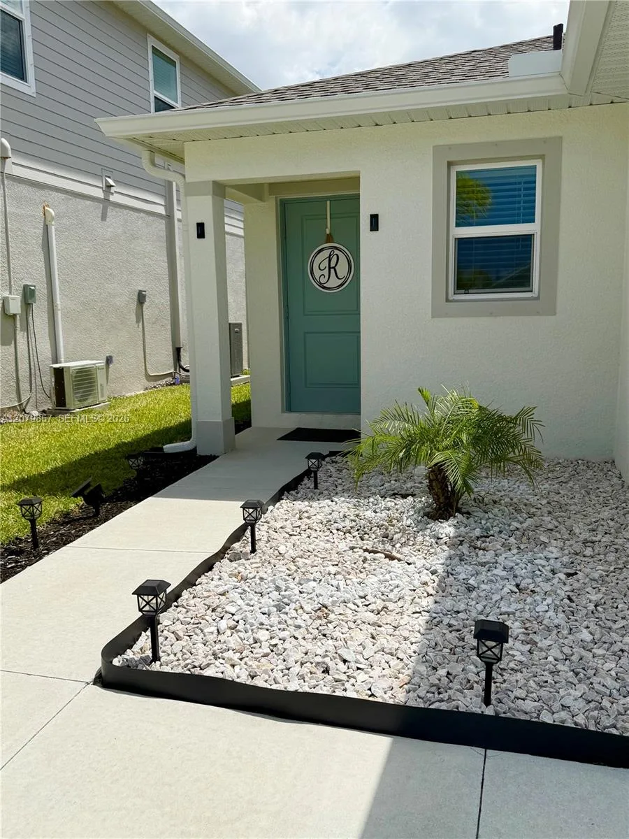 12119 Shortleaf Pine Trl, Fort Myers, FL 33966 photo 2