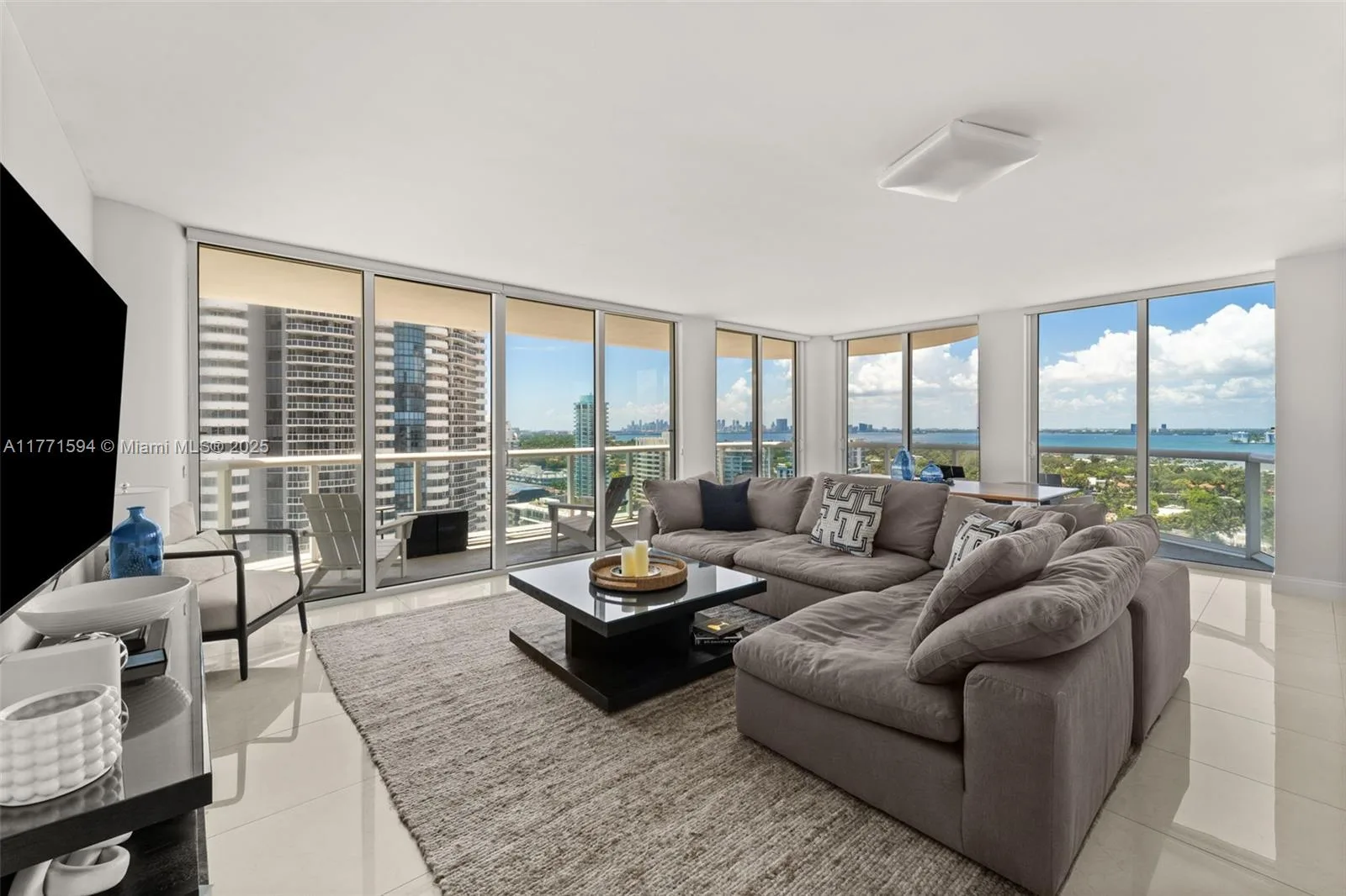 6365 Collins Ave # 2007, Miami Beach, FL 33141 photo 3
