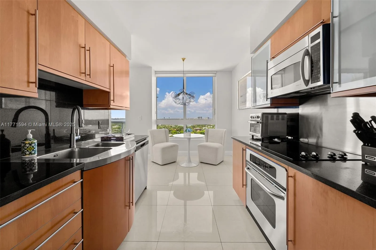6365 Collins Ave # 2007, Miami Beach, FL 33141 photo 8