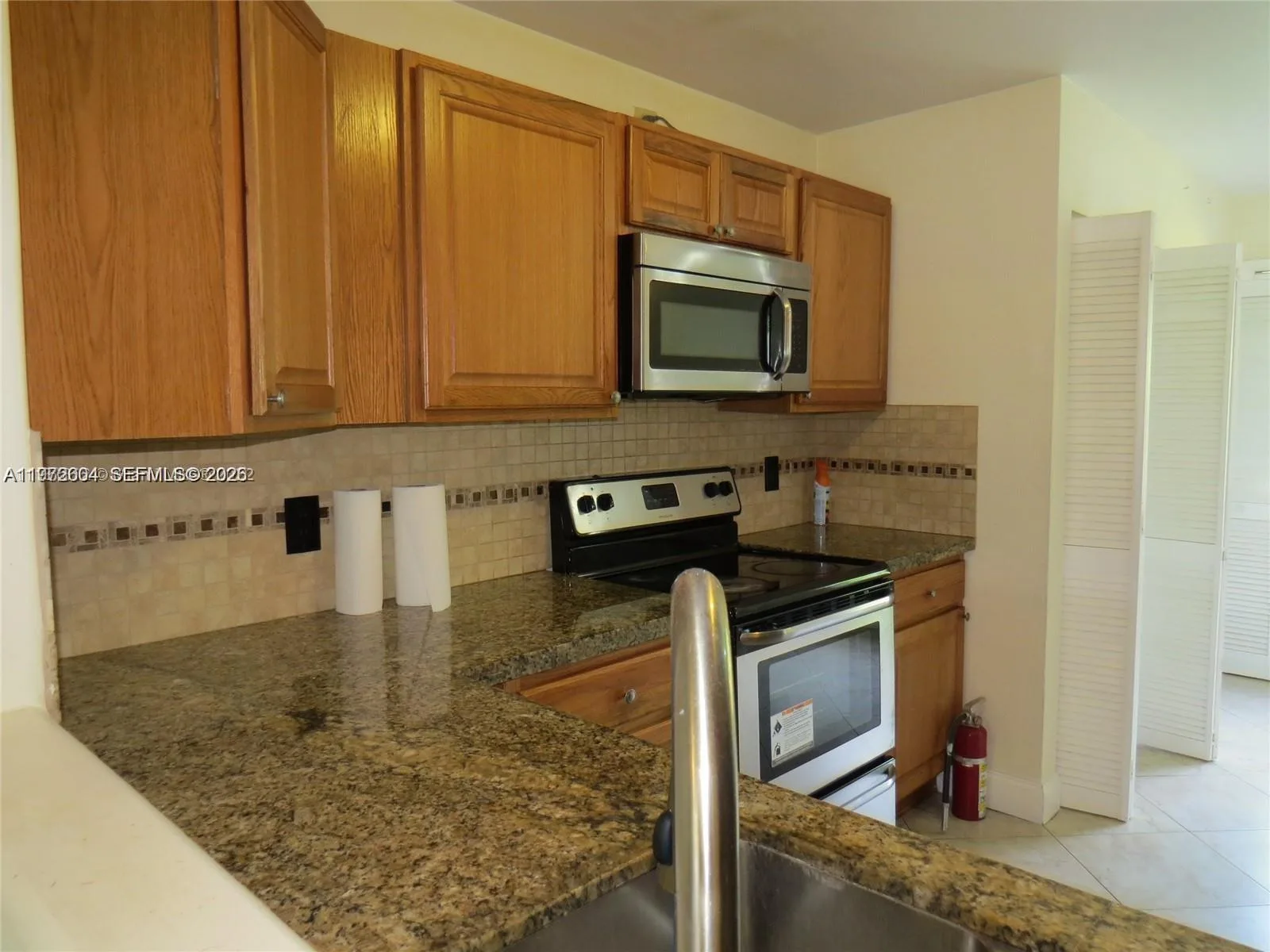 216 Lakeside Cir, Sunrise, FL 33326 photo 5