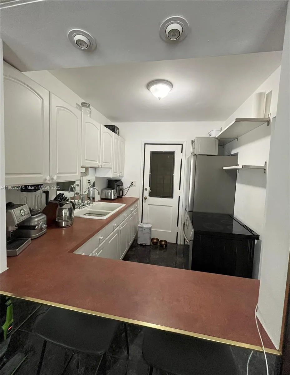 1395 NE 167th St # 315, Miami, FL 33162 photo 6