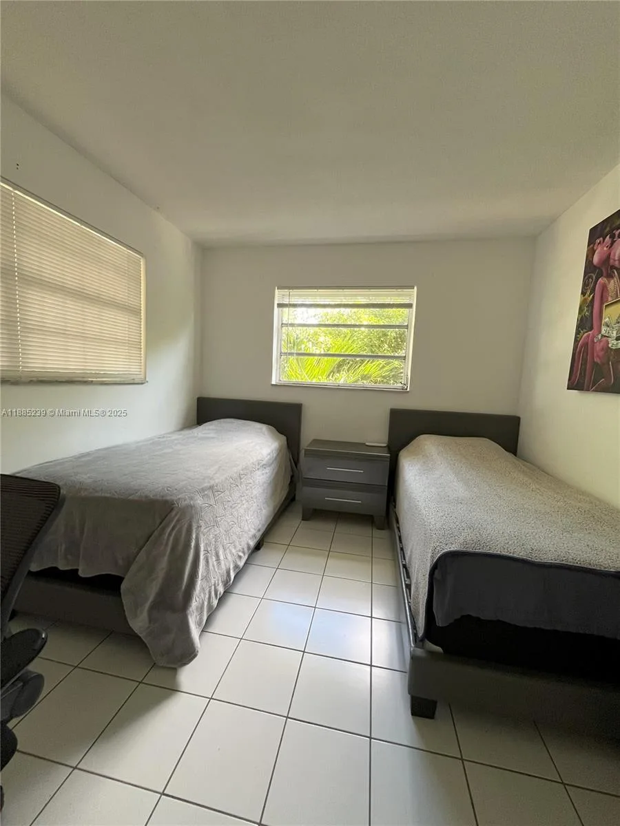 1395 NE 167th St # 315, Miami, FL 33162 photo 8