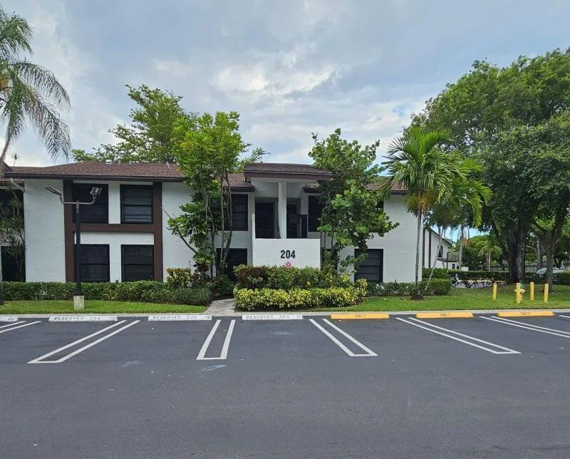 204 Lake Pointe Drive # 107, Oakland Park, FL 33309