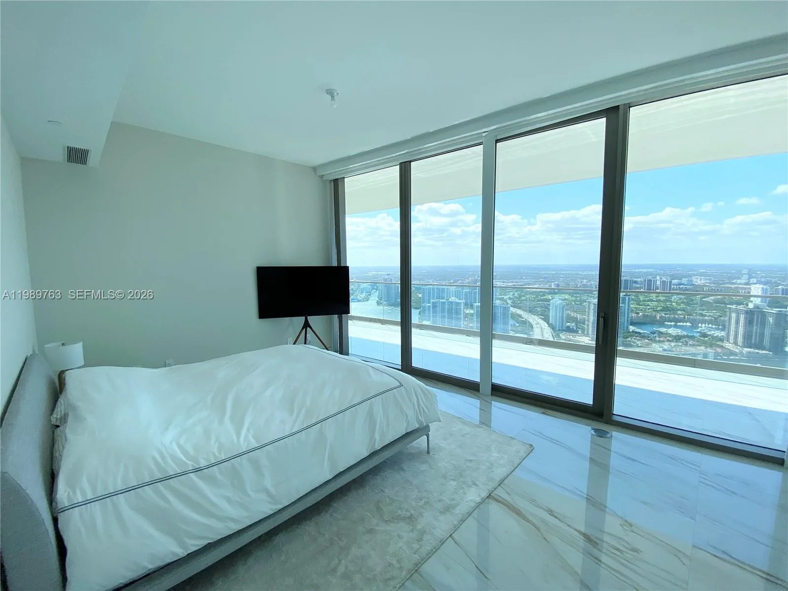 18975 Collins Ave # 5105, Sunny Isles Beach, FL 33160 photo 9