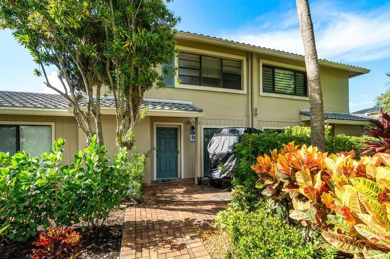 29 WESTGATE Lane # 29B, Boynton Beach, FL 33436