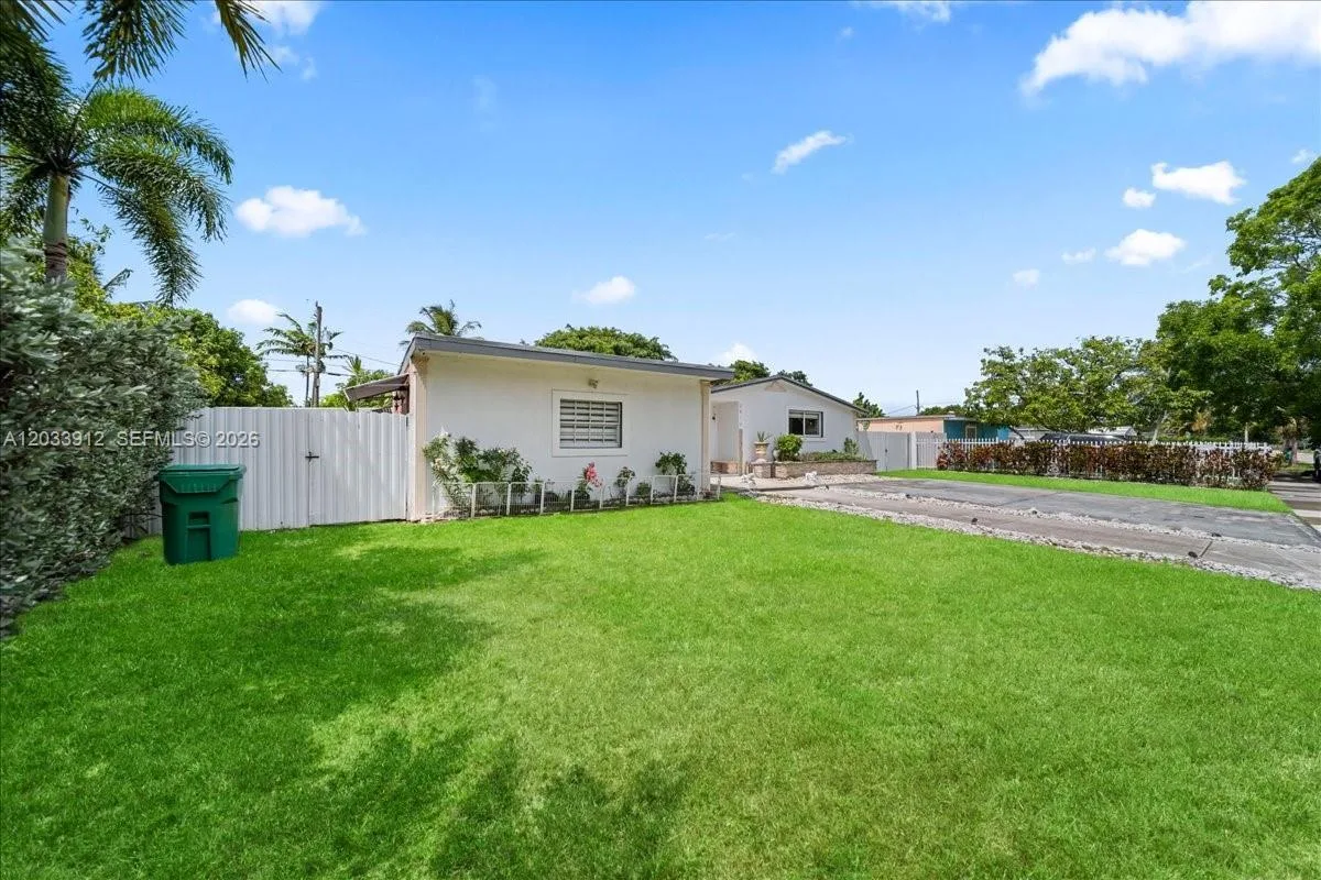 9915 Santos Dr, Cutler Bay, FL 33189 photo 2
