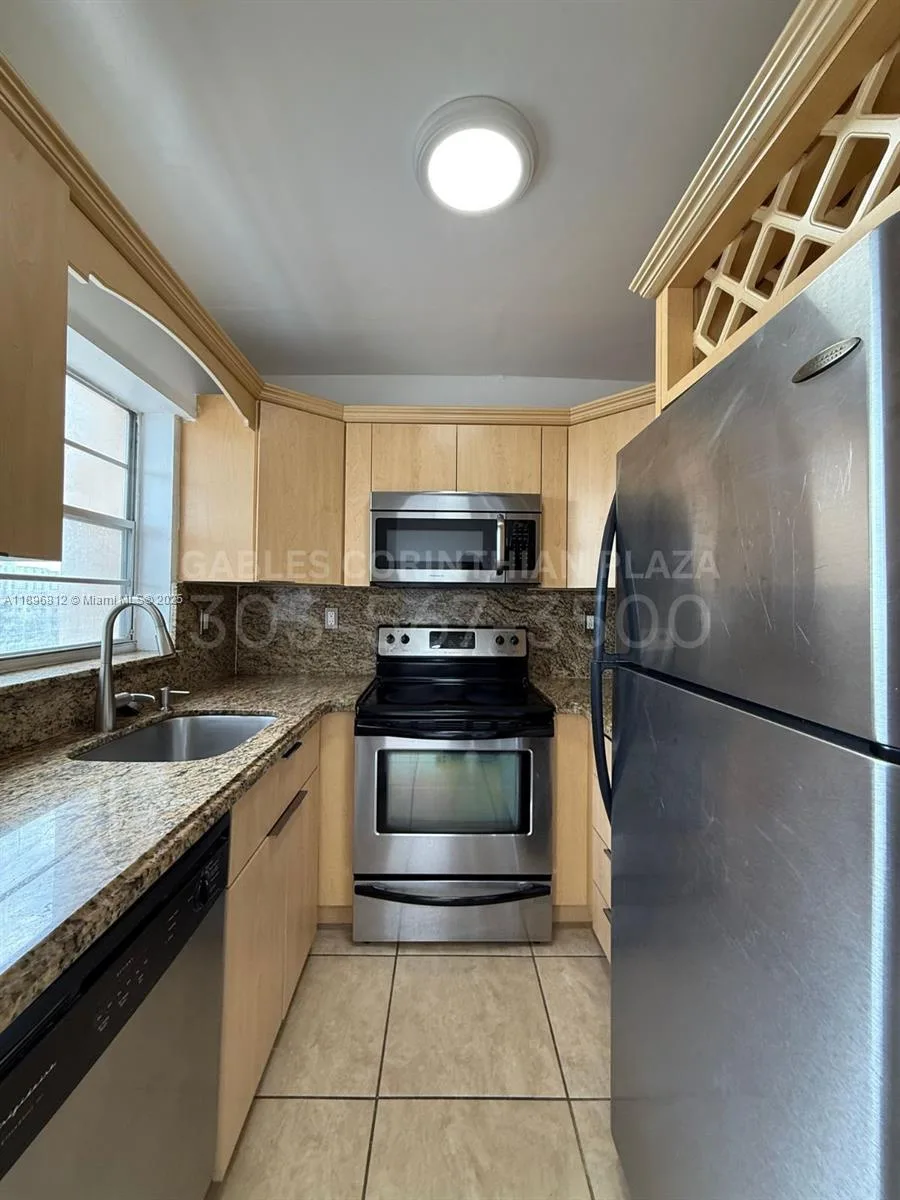 Gables Corinthian Plaza – photo 26