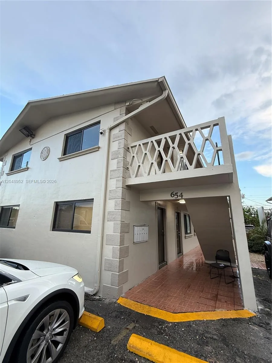 654 W 29th St # 4, Hialeah, FL 33012 photo 3