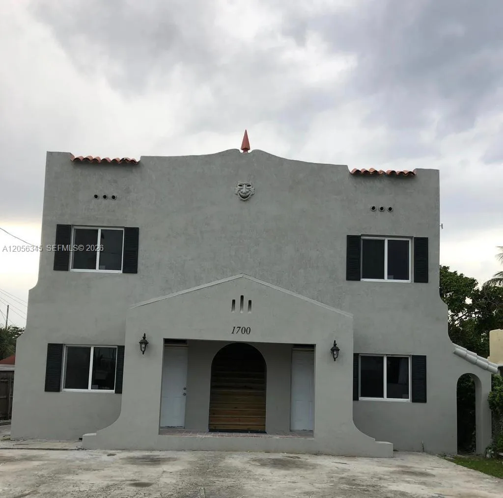1700 NW 22 CT # 5, Miami, FL 33125