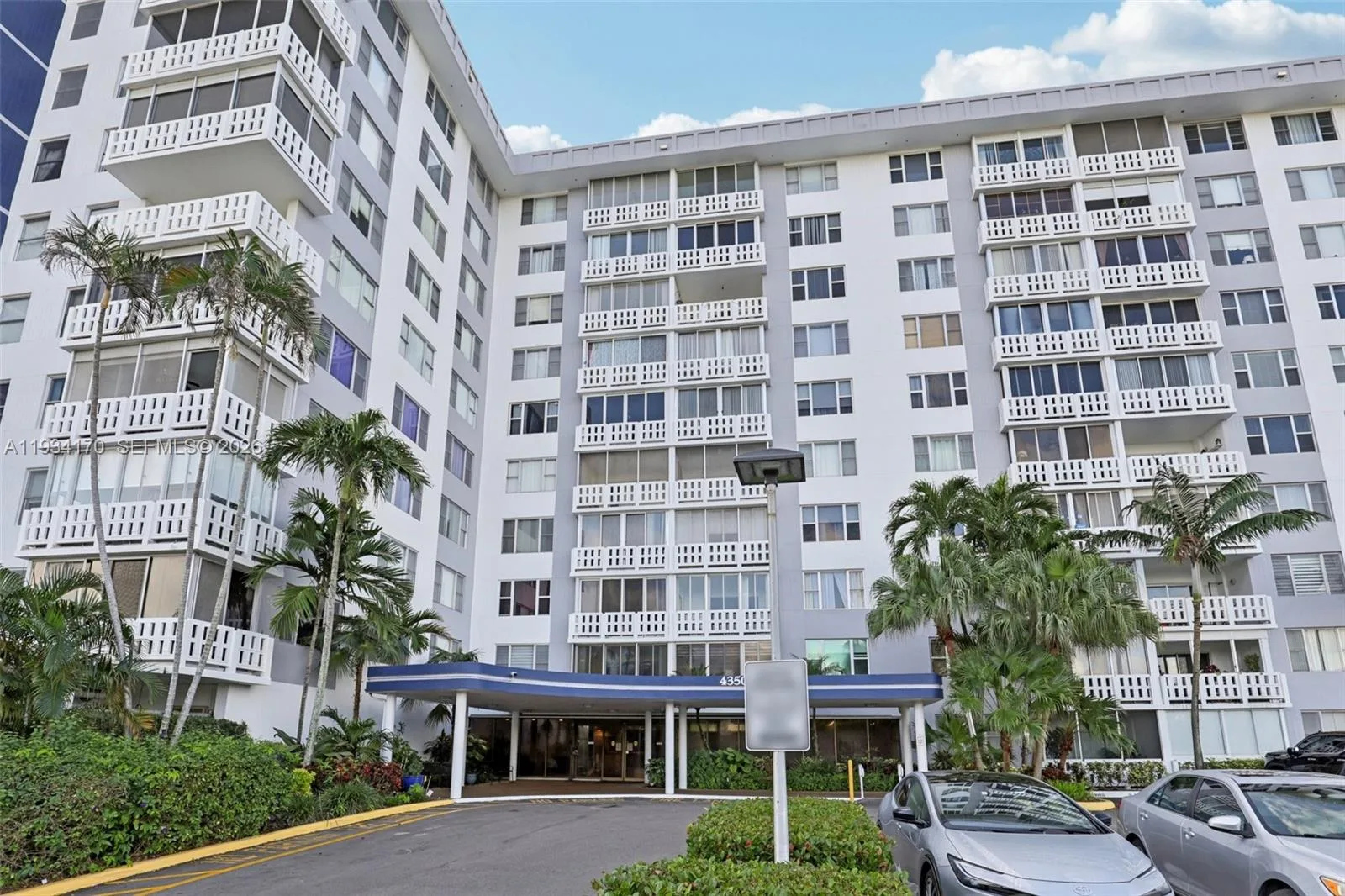 4350 Hillcrest Dr # 702, Hollywood, FL 33021