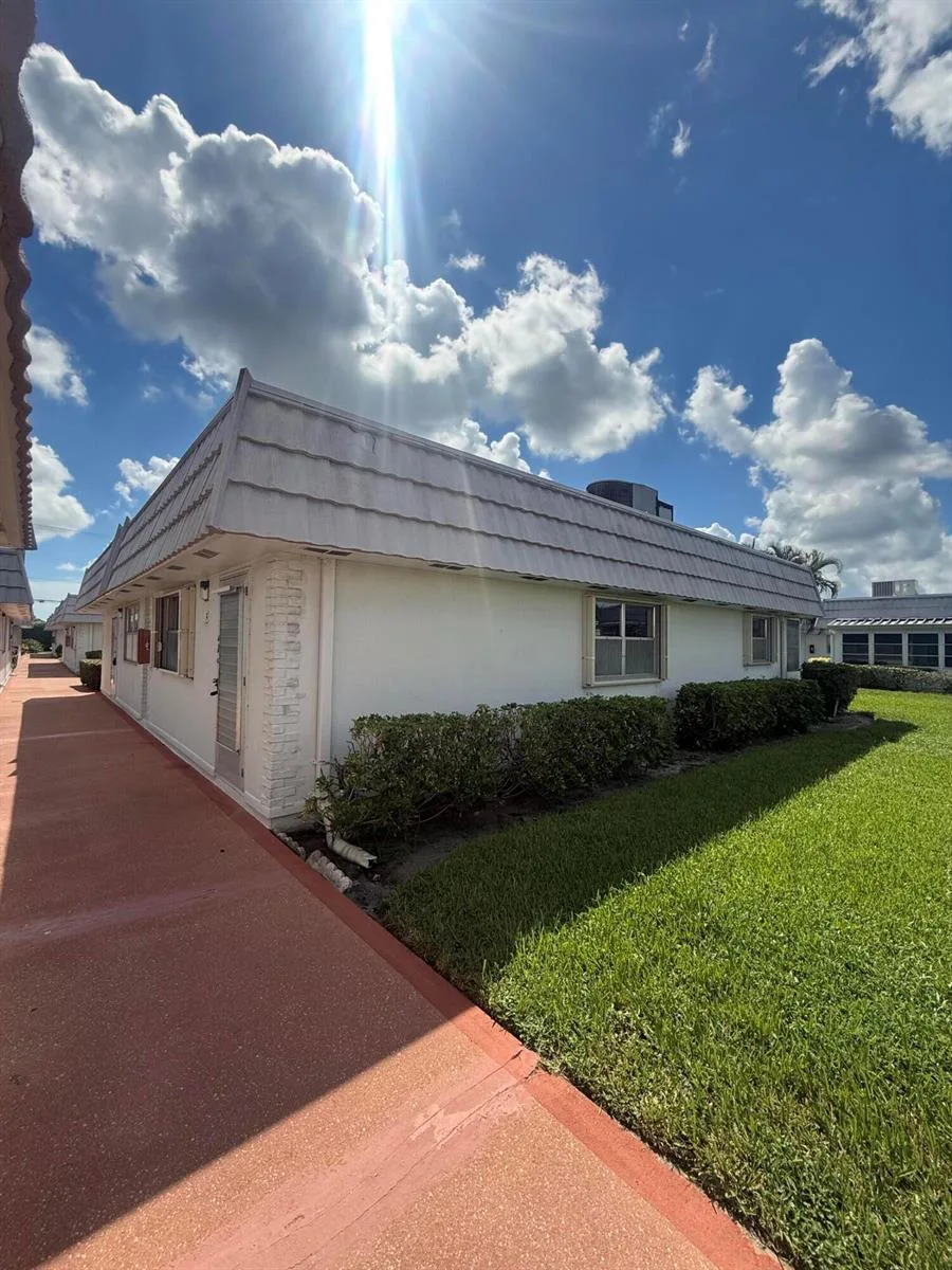 34 Valencia B, Delray Beach, FL 33446