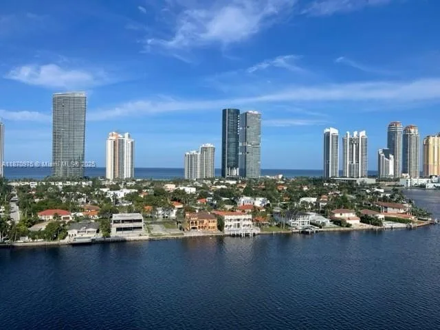 Mystic Pointe 200 – photo 18