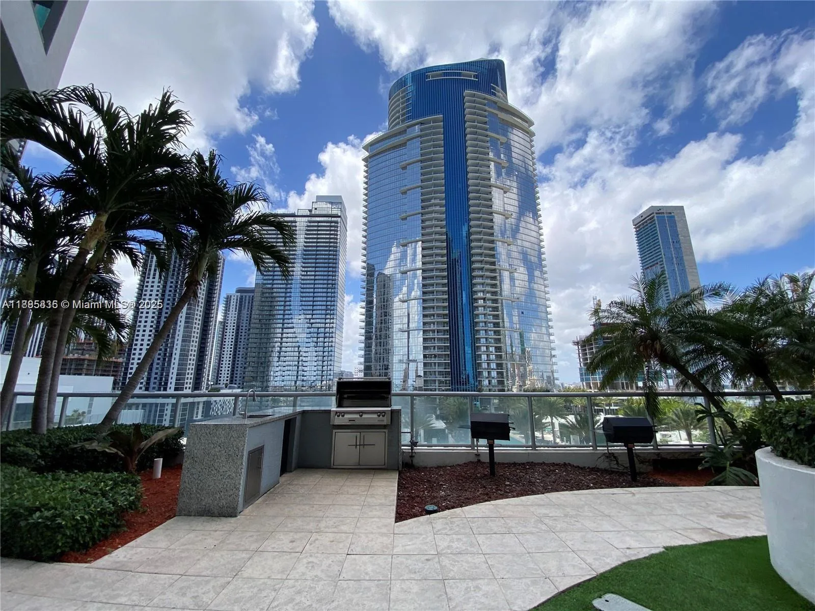 888 Biscayne Blvd # 2112, Miami, FL 33132 photo 10