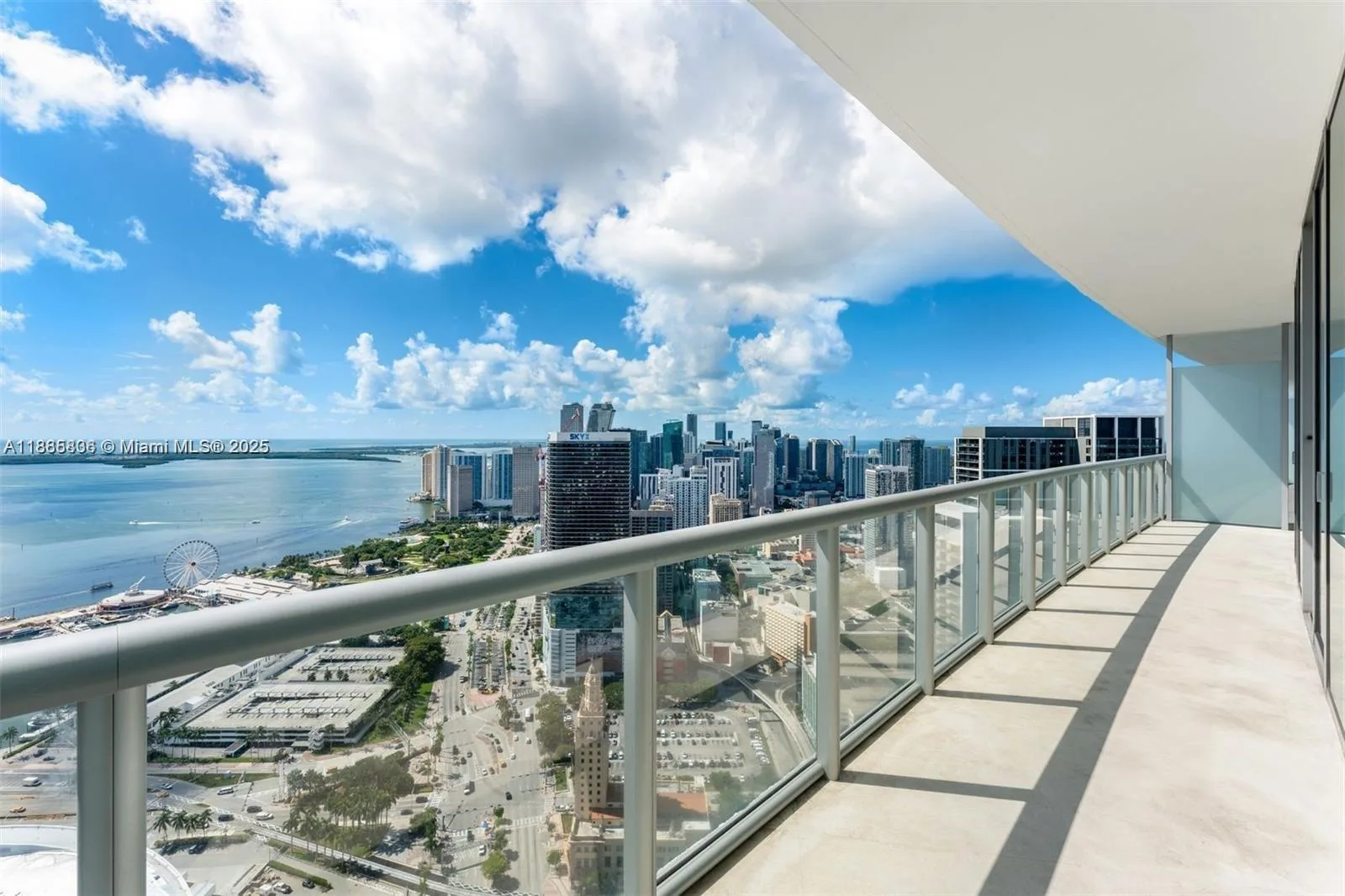 888 Biscayne Blvd # 2112, Miami, FL 33132 photo 2
