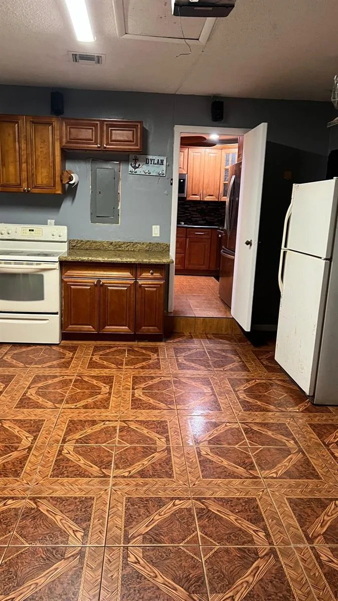 379 SW 34th Terrace, Deerfield Beach, FL 33442 photo 6