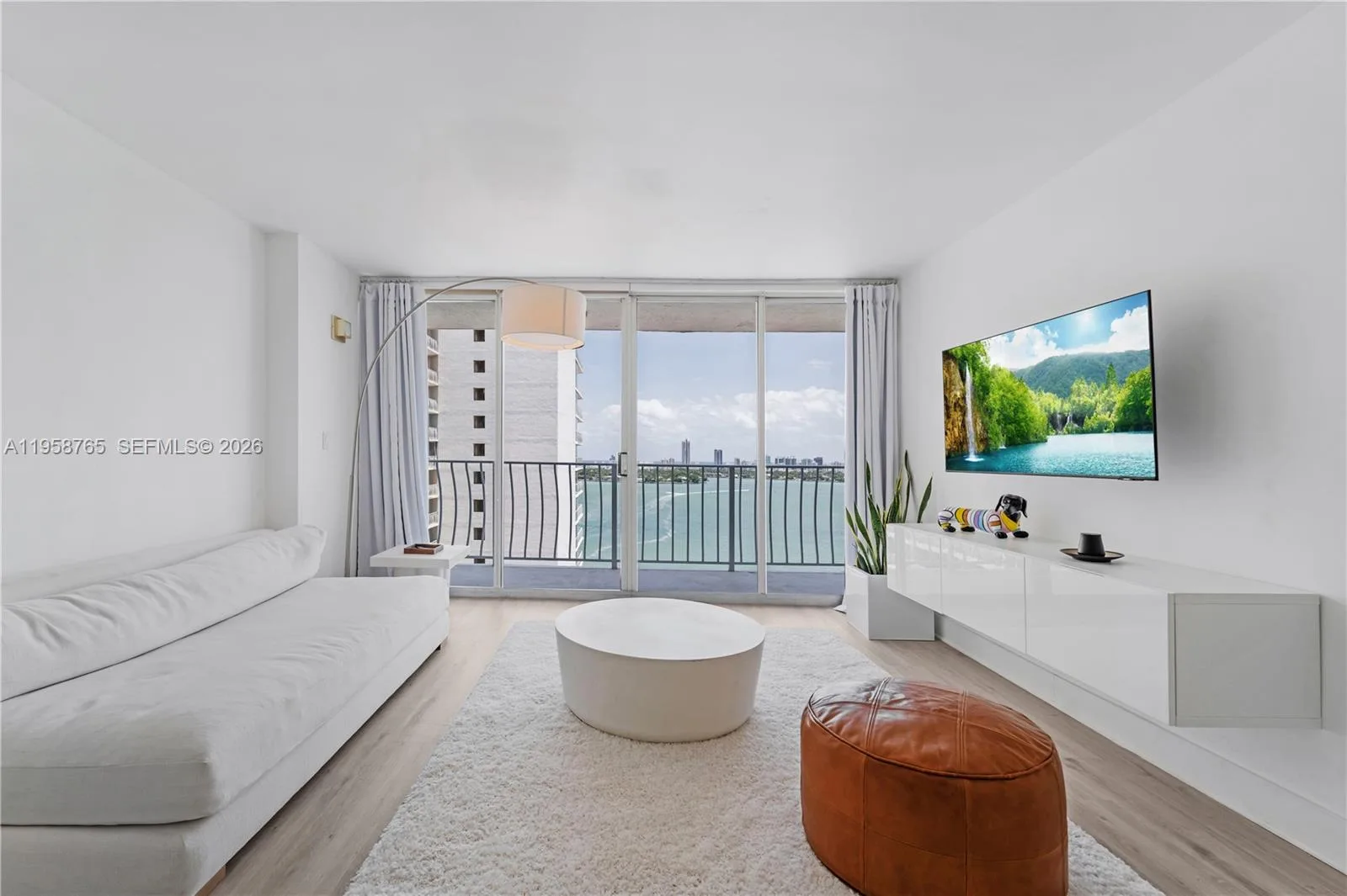 7601 E Treasure Dr # 2209, North Bay Village, FL 33141