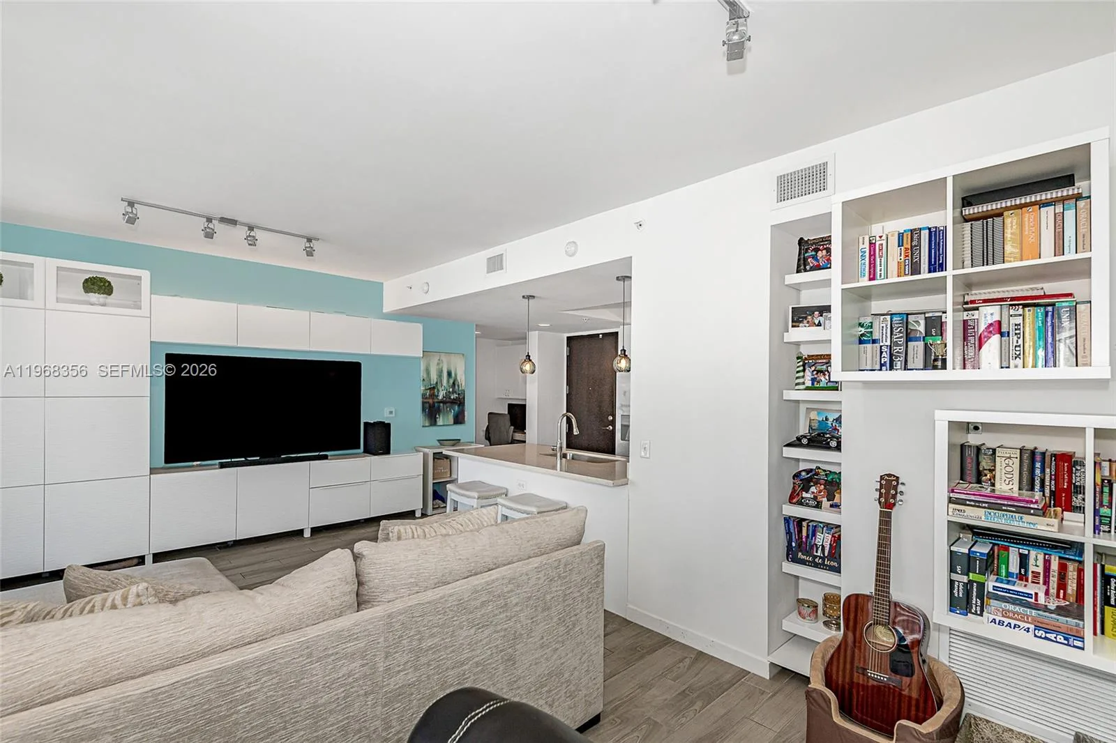 999 SW 1st Ave # 3215, Miami, FL 33130
