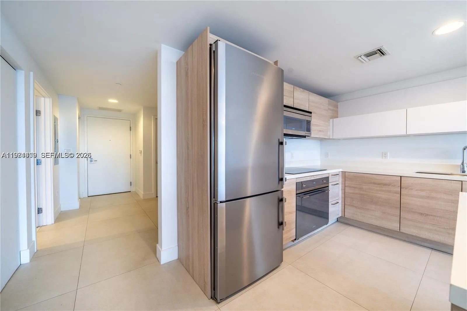16385 Biscayne Blvd # 1120, North Miami Beach, FL 33160 photo 5