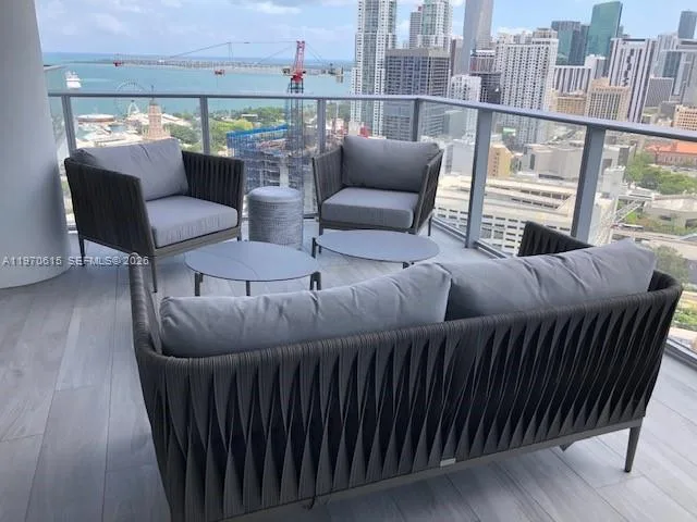 851 NE 1st Ave # 2812, Miami, FL 33132