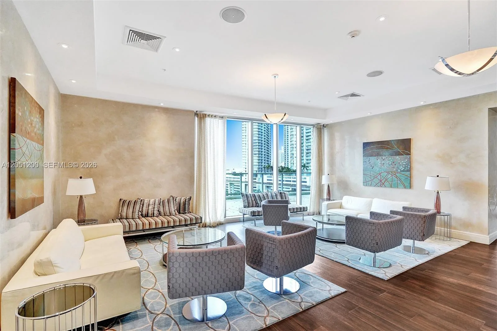 185 SW 7th St # 2603, Miami, FL 33130 photo 3