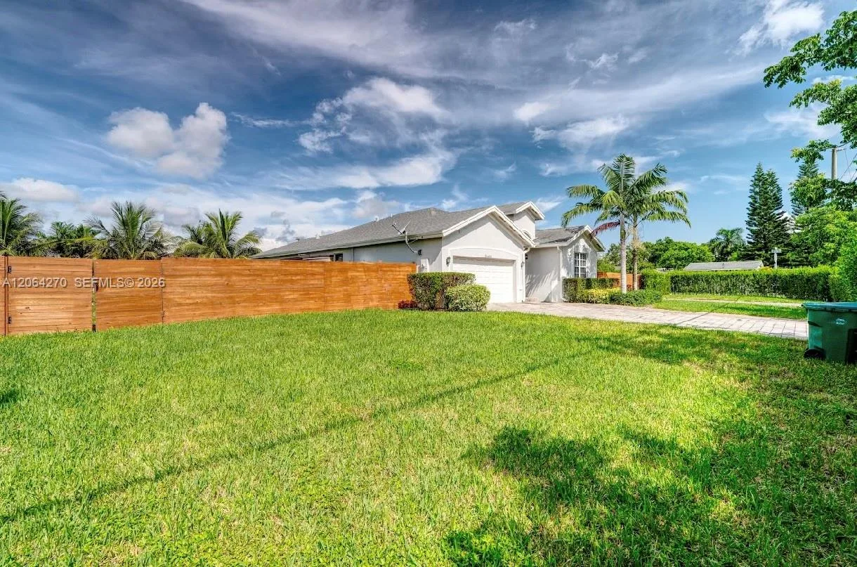 30600 SW 193rd Ave, Homestead, FL 33030 photo 2