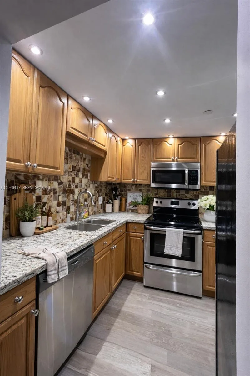 911 E Ponce De Leon Blvd # 403, Coral Gables, FL 33134 photo 4