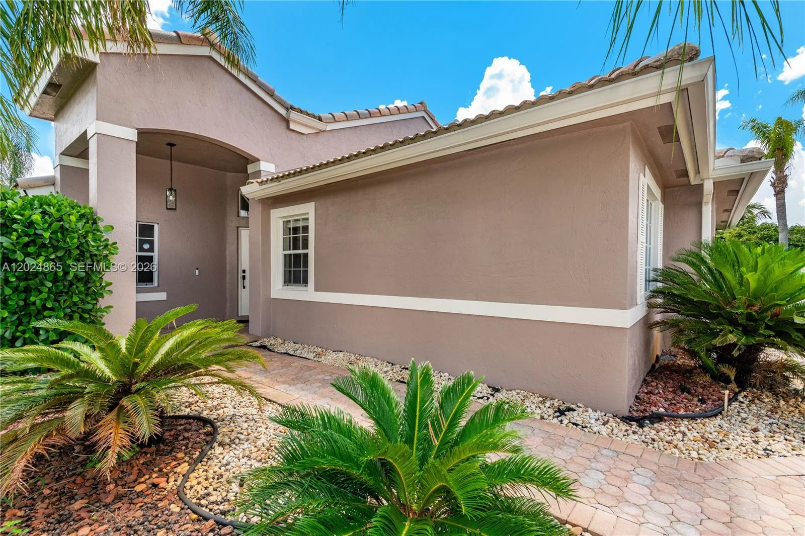 16269 SW 6th St, Pembroke Pines, FL 33027 photo 2