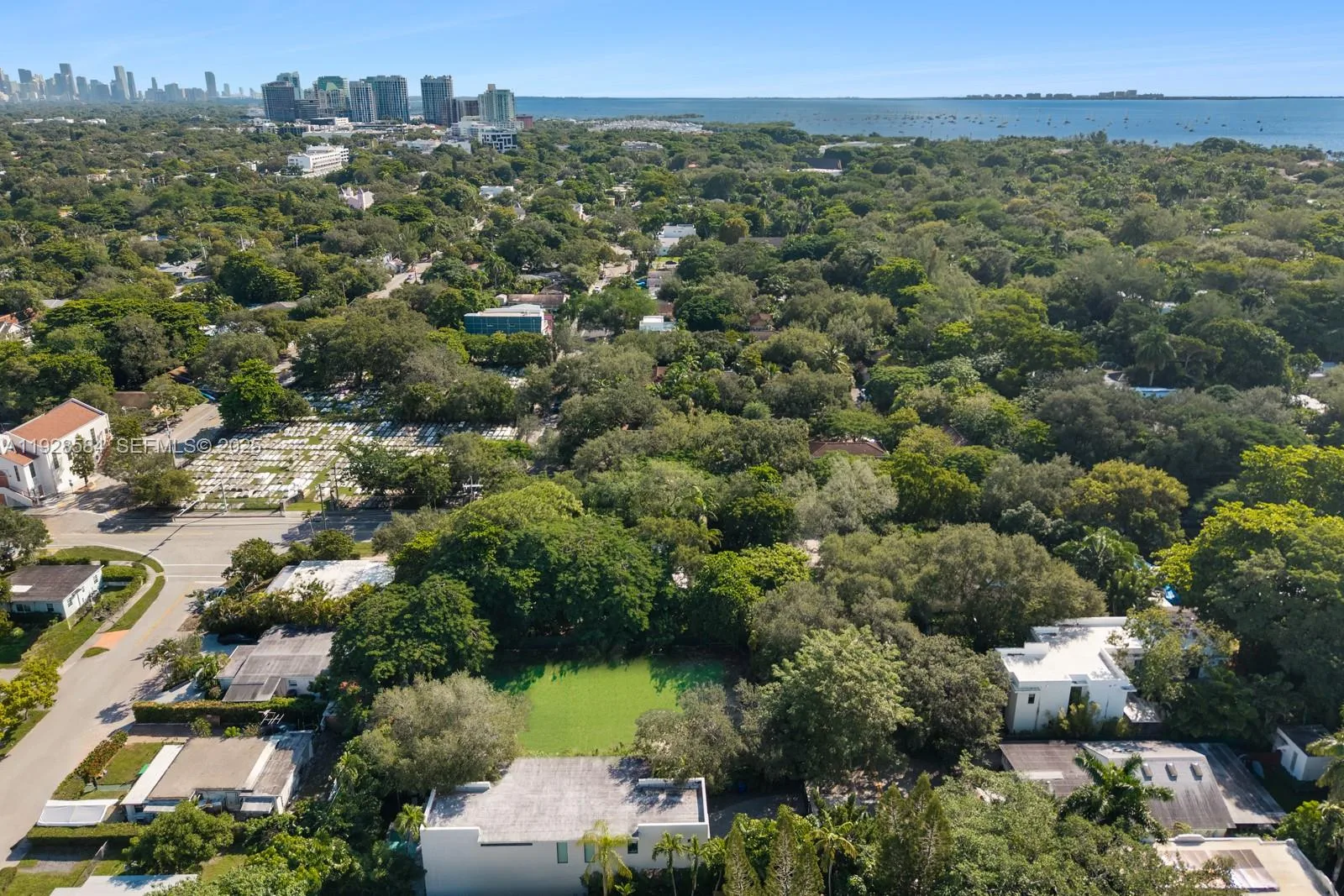 3729 Kumquat Ave, Miami, FL 33133 photo 8