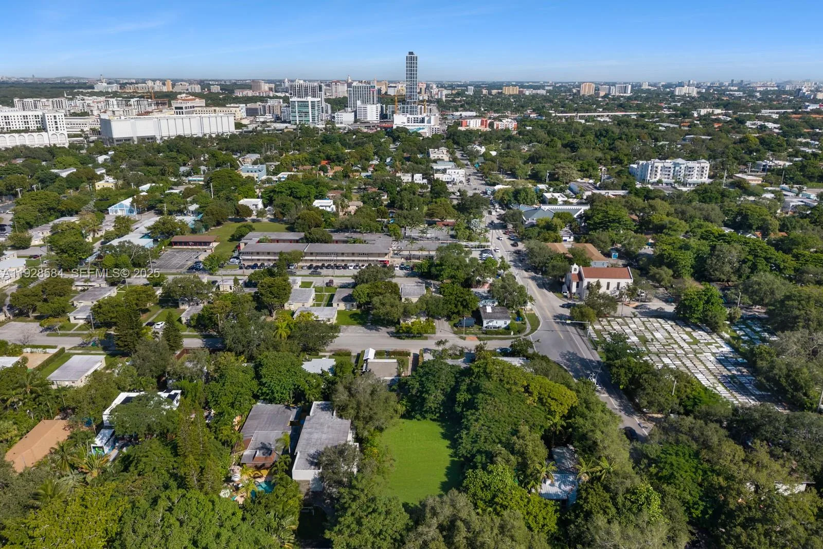 3729 Kumquat Ave, Miami, FL 33133 photo 9