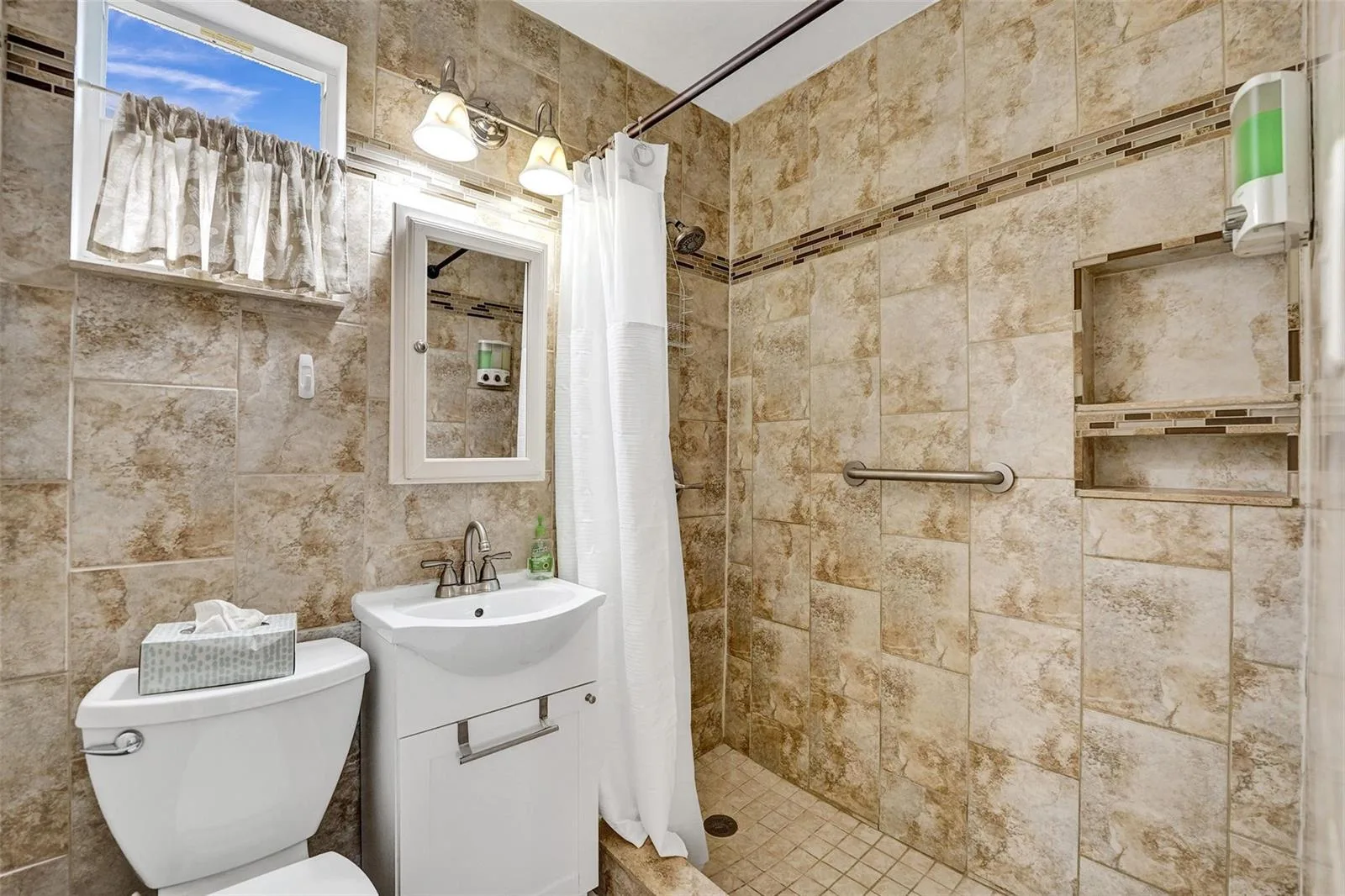 329 Connecticut Street # 107, Hollywood, FL 33019 photo 11