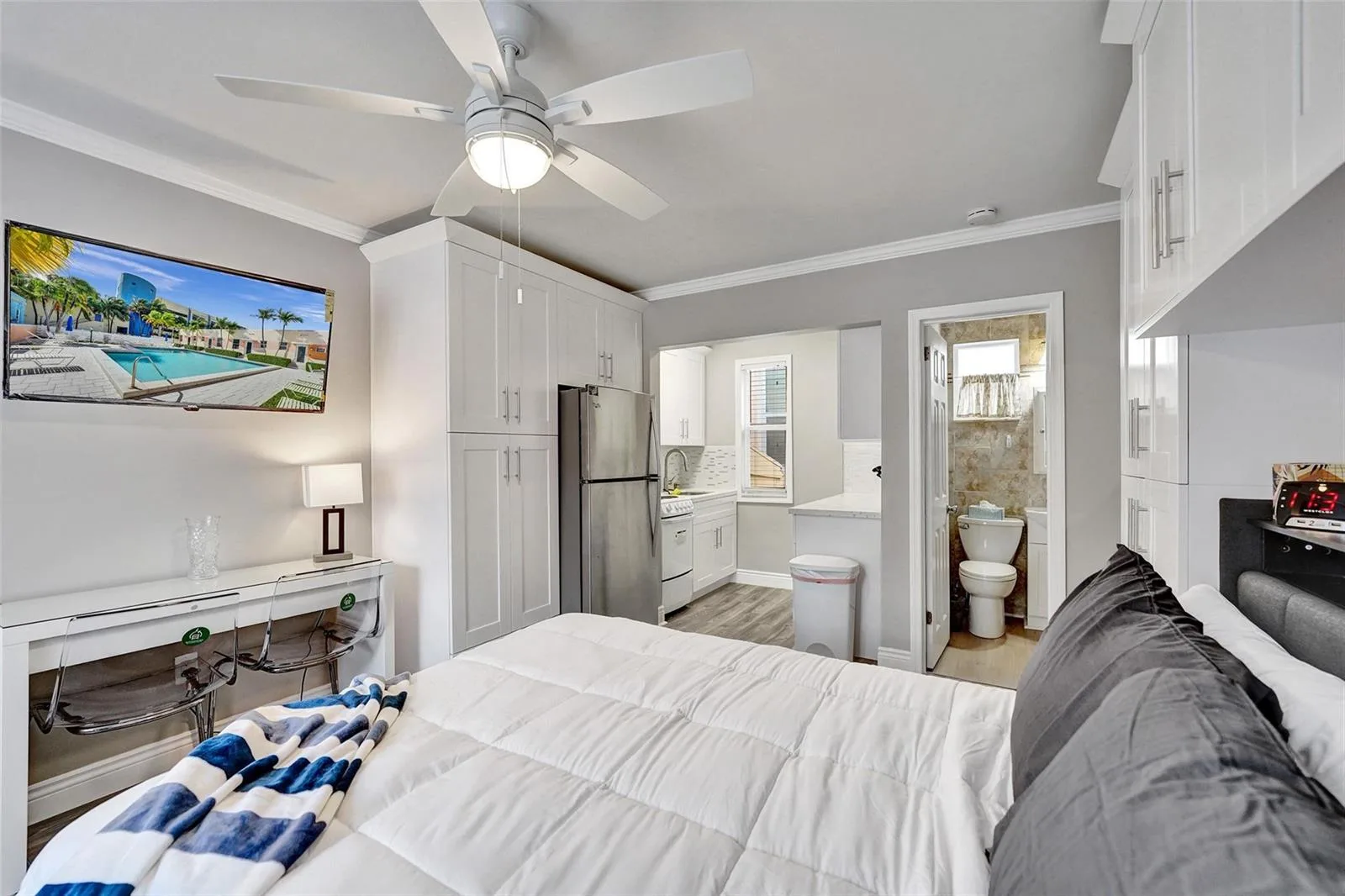 329 Connecticut Street # 107, Hollywood, FL 33019 photo 6
